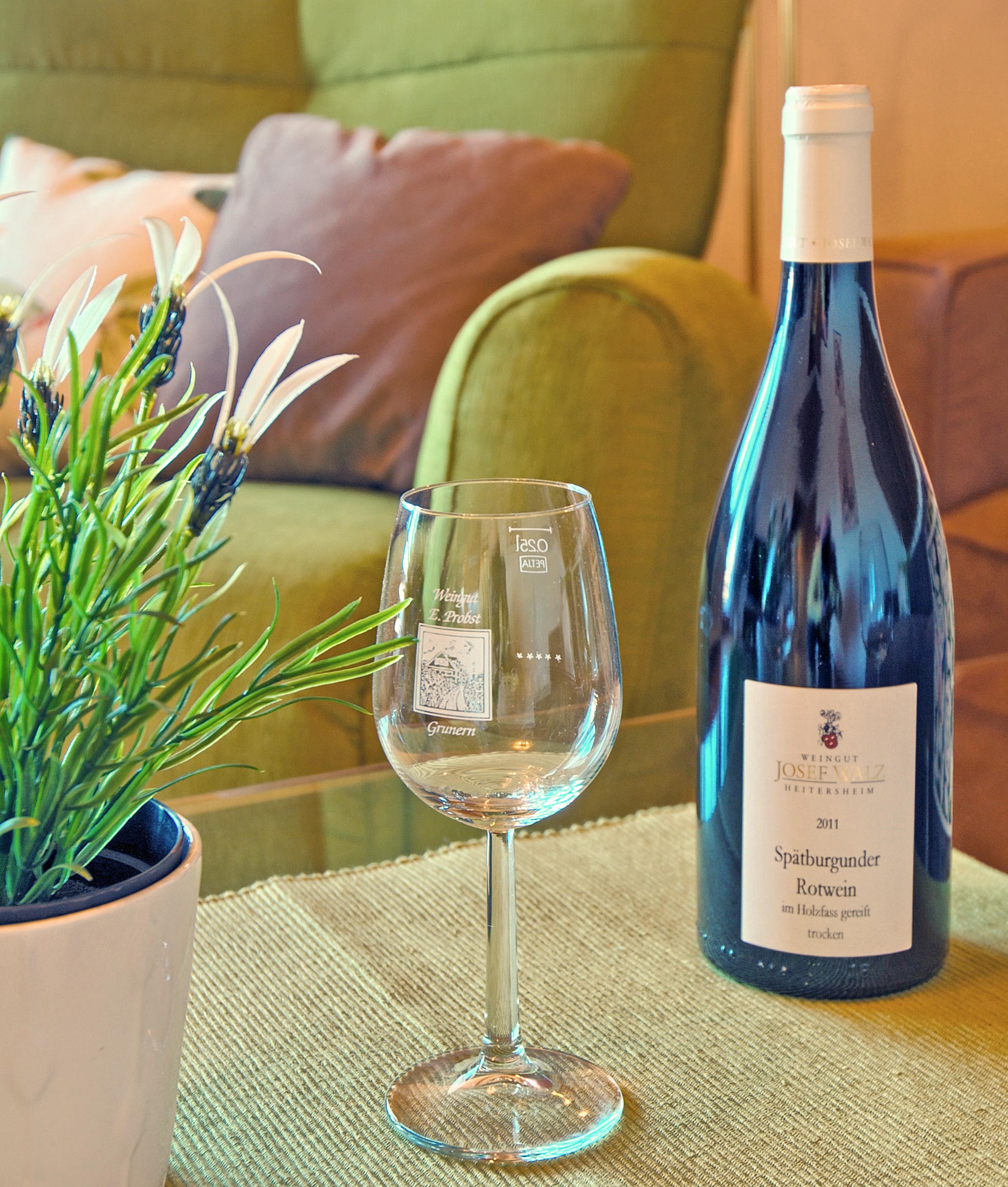 Eine Flasche Badischer Wein